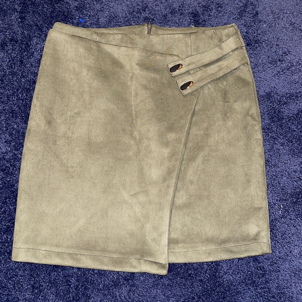 🌑 Green suede skirt